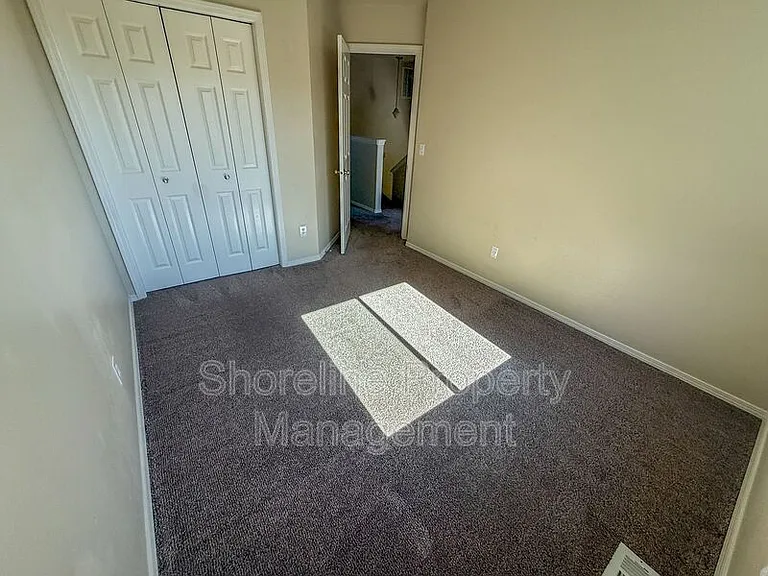 3420 N Oakstone Ave — Photo 30