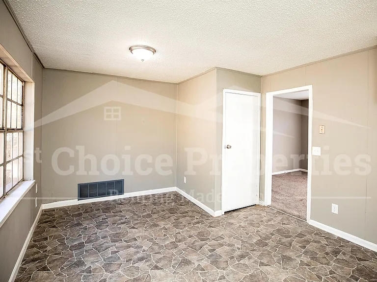 5140 Hickory Dr NE — Photo 7