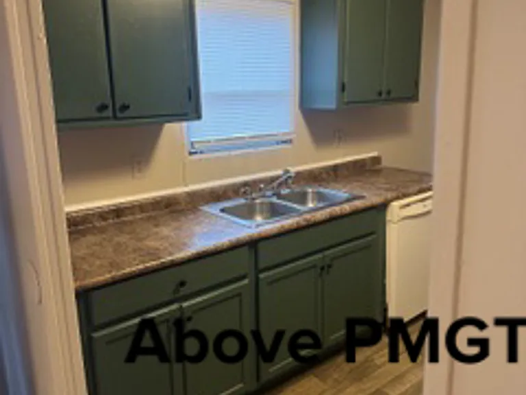 400 Stallings Rd — Photo 4