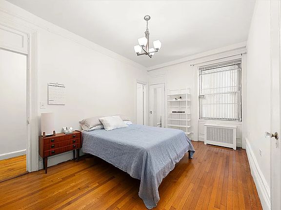 3rd image of 510 Cathedral Pkwy #3B
