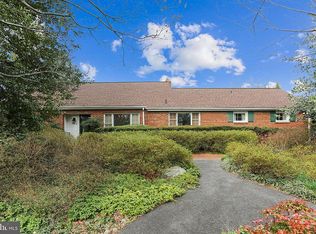 11712 Gainsborough Rd, Potomac, MD 20854