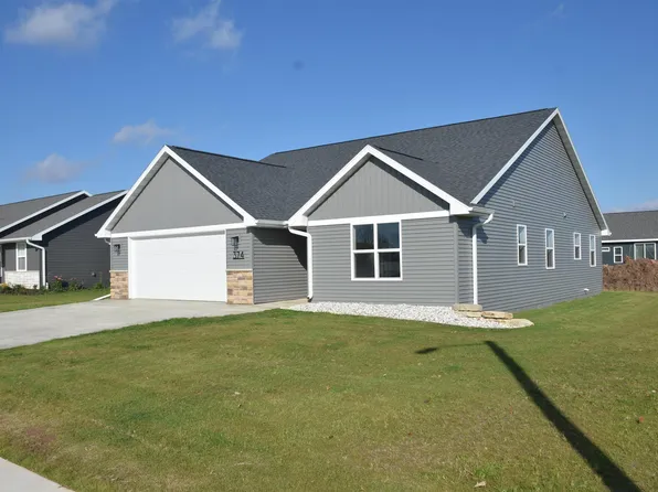 374 Willie Mays Cir, De Pere, WI 54115