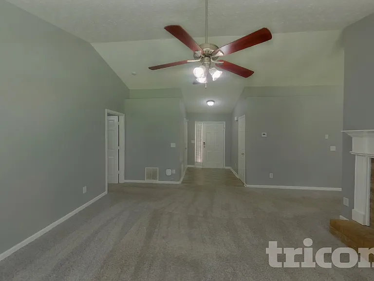 65 Cranbrook Ct — Photo 2