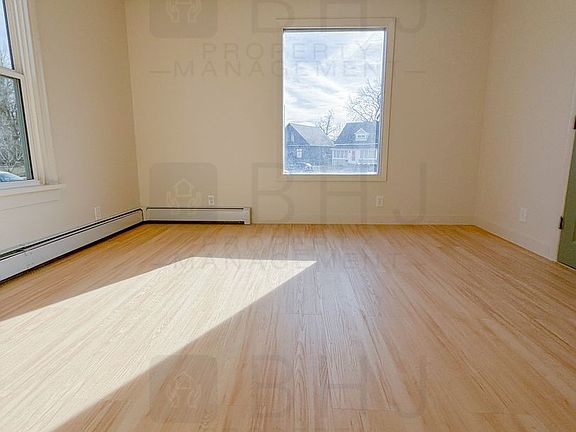 2nd image of 219 E Burkitt St #4