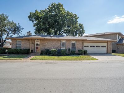 49 Morrow Dr, Bedford, TX, 76021