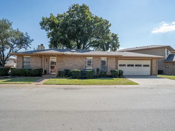 49 Morrow Dr, Bedford, TX 76021