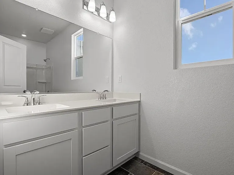 2411 Barolo St — Photo 16