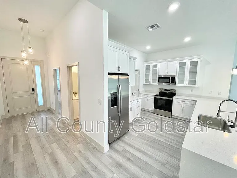 311 Yule St — Photo 7