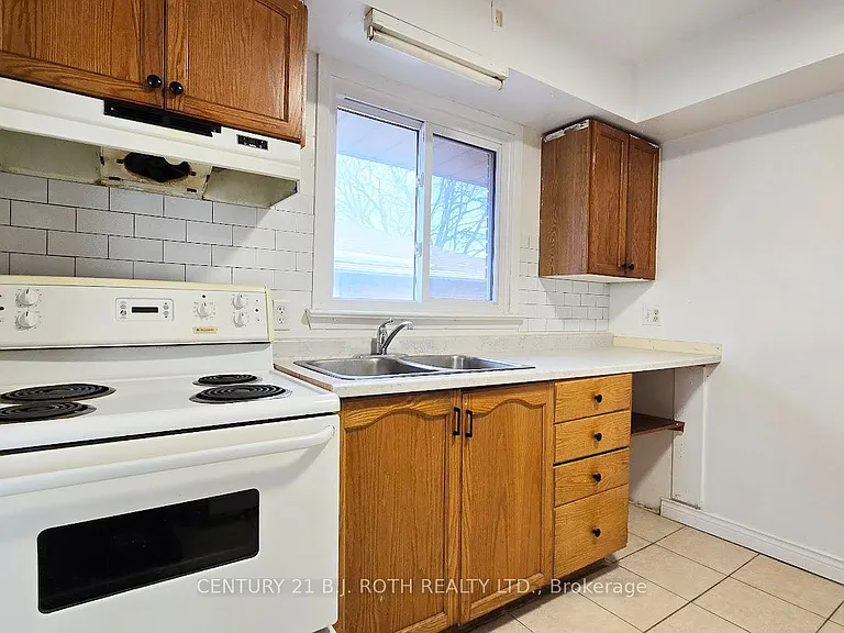 41 Bayview Dr #UPPER — Photo 10
