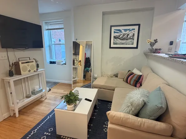 35 N Margin St APT 4, Boston, MA 02113
