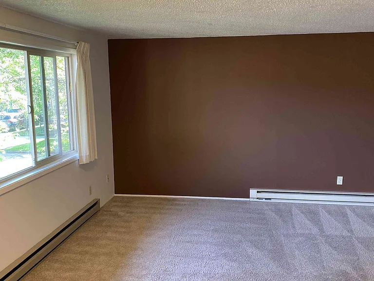 723 SW Washington Ave — Photo 2