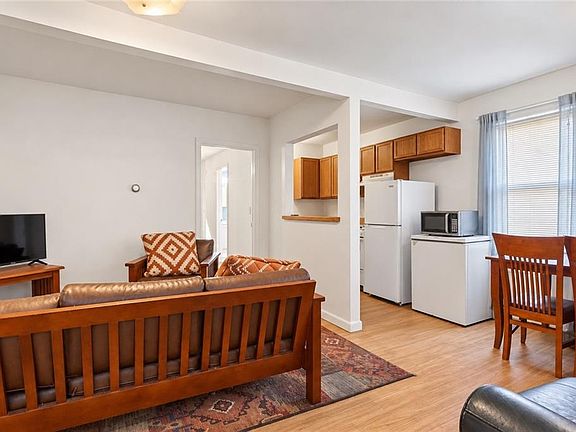 5th image of 46 Ames St