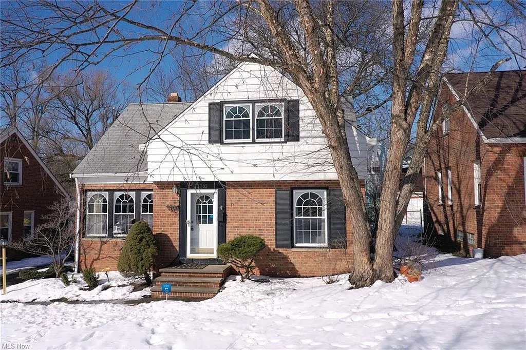 23709 E Baintree Rd photo 1