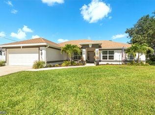 4008 NE 22nd Place Cpe, Coral, FL 33909