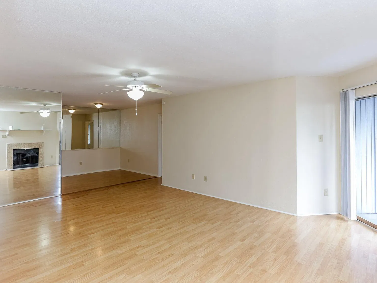2 bed, 2.0 bath, 1068 sqft, $1,200 — Photo 2