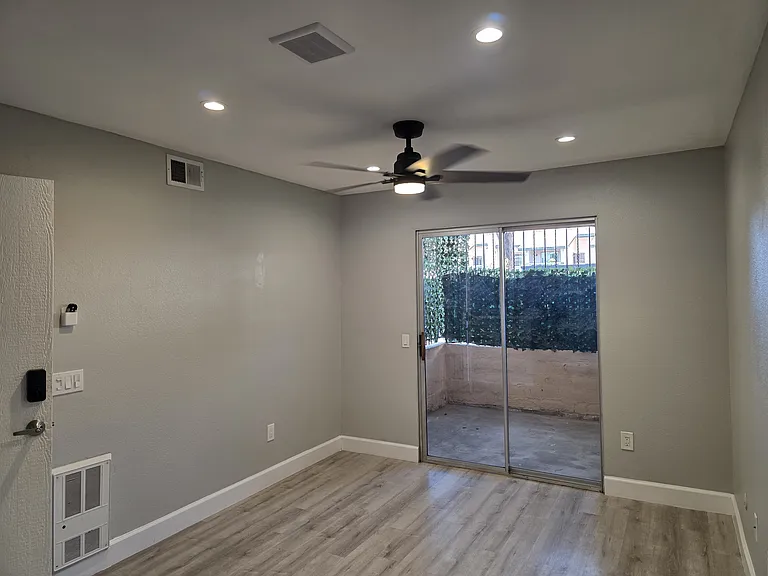 871 W San Ysidro Blvd W #1 — Photo 13