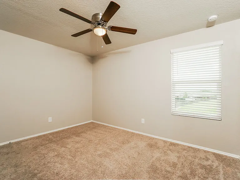775 Monarch Dr — Photo 14