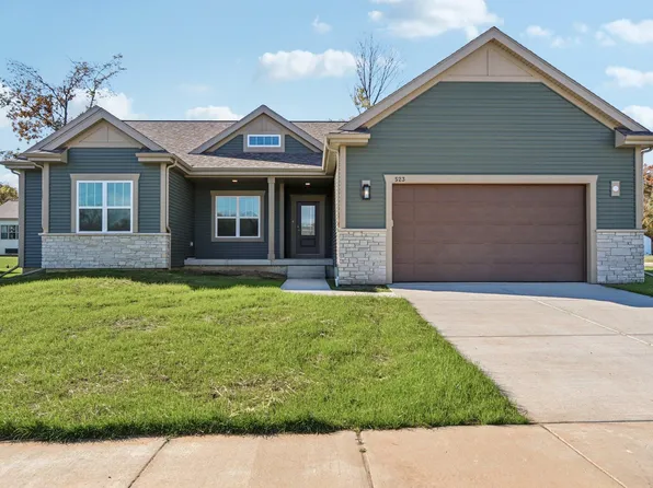 523 Buss Rd, Cottage Grove, WI 53527