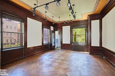 4 East 82nd Street