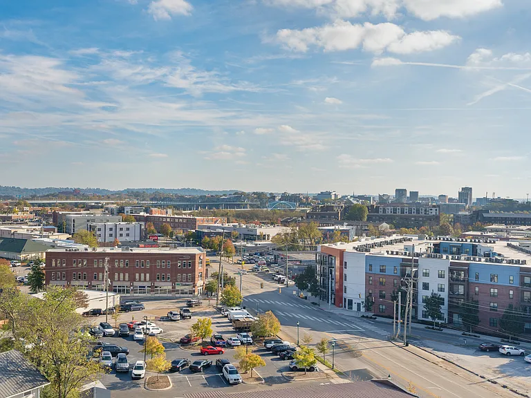 411 Fairpoint St #306 — Photo 34