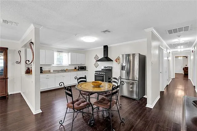 5010 Saint Claude Ave — Photo 4