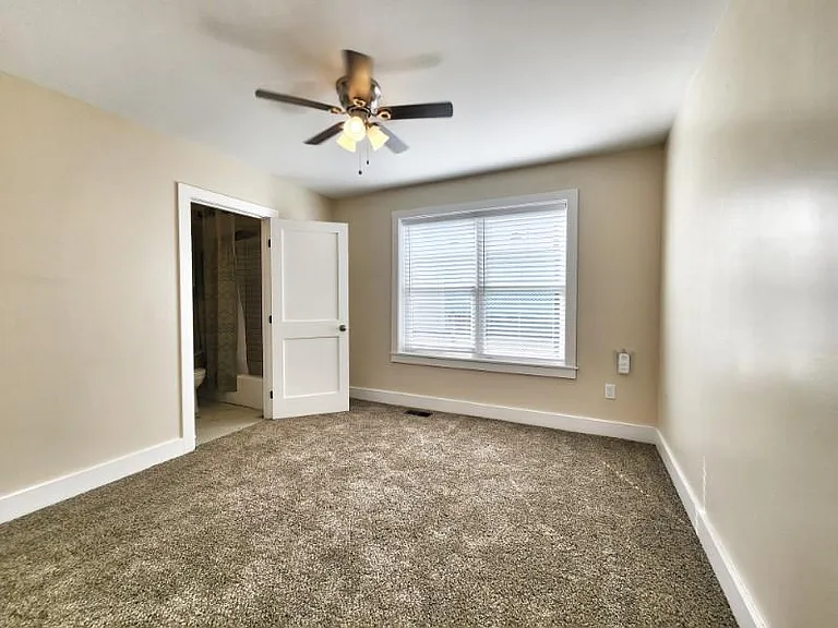 2529 E Admiral Pl #A — Photo 30