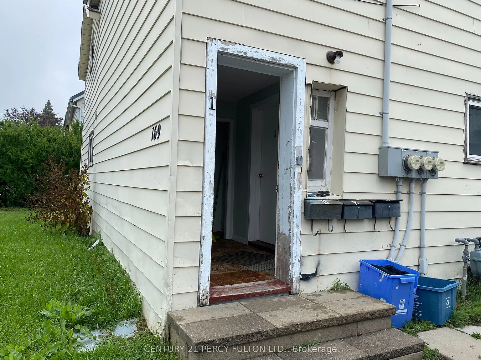 3 bed, $1,700 — Photo 2