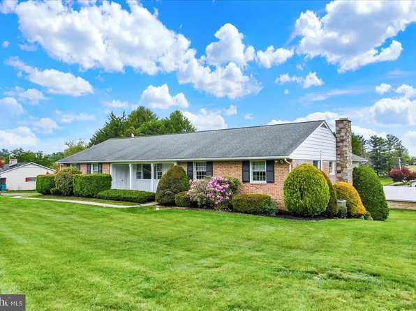 1645 Saint Paul St, Hampstead, MD 21074