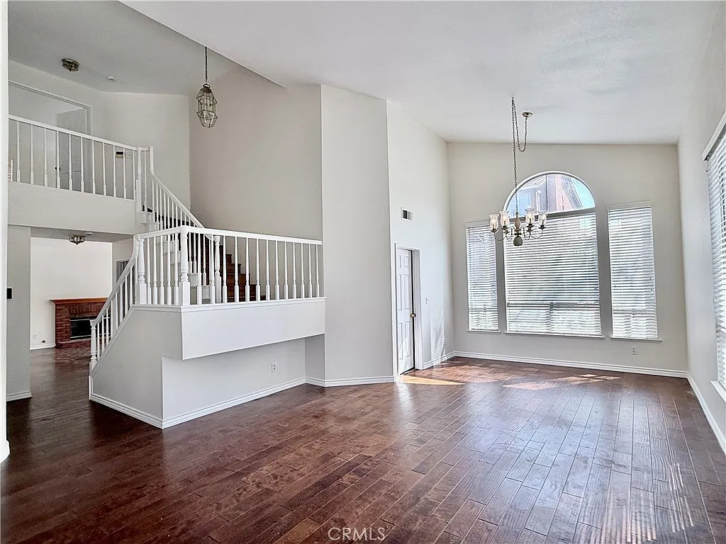 4 bed, 2269 sqft, $3,800 — Photo 3