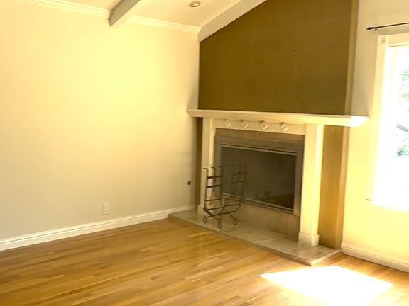3rd image of 6815 Hampton Dr