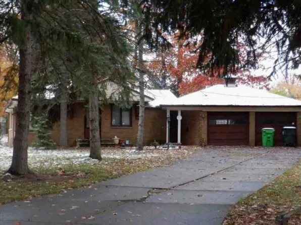 2035 Natona Rd, Euclid, OH 44117