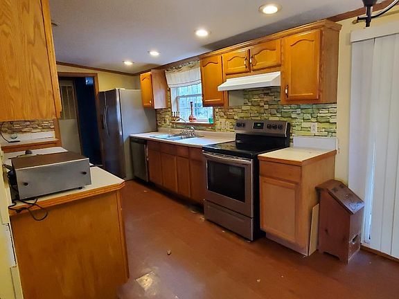 2nd image of 16751 Gum Ln