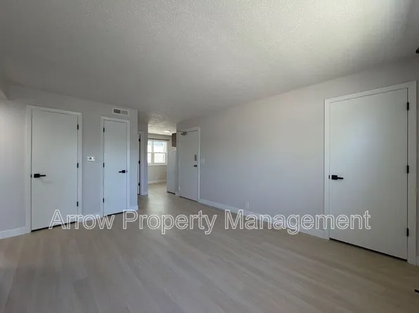 3609 N 60th St #7, Lincoln, NE 68507