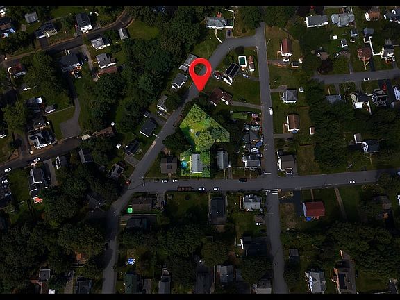 4th image of 8 Wickman Dr