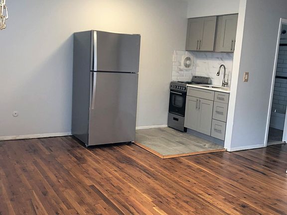 Kitchen / living room combo