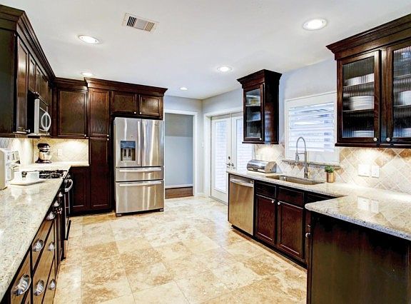 4th image of 5107 Stillbrooke Dr