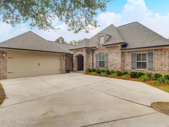 7055 Rolling Green Dr, Pass Christian, MS 39571