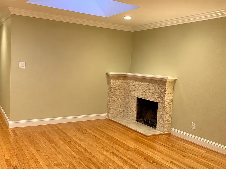143 Highland Oaks Dr — Photo 12