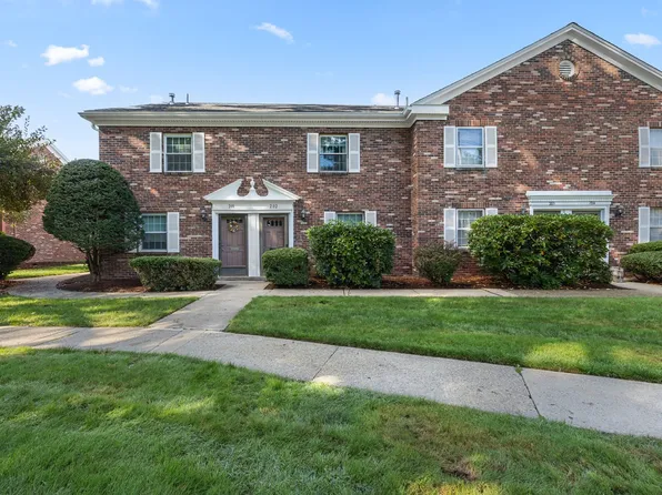 202 Windsor Dr #202, Framingham, MA 01701