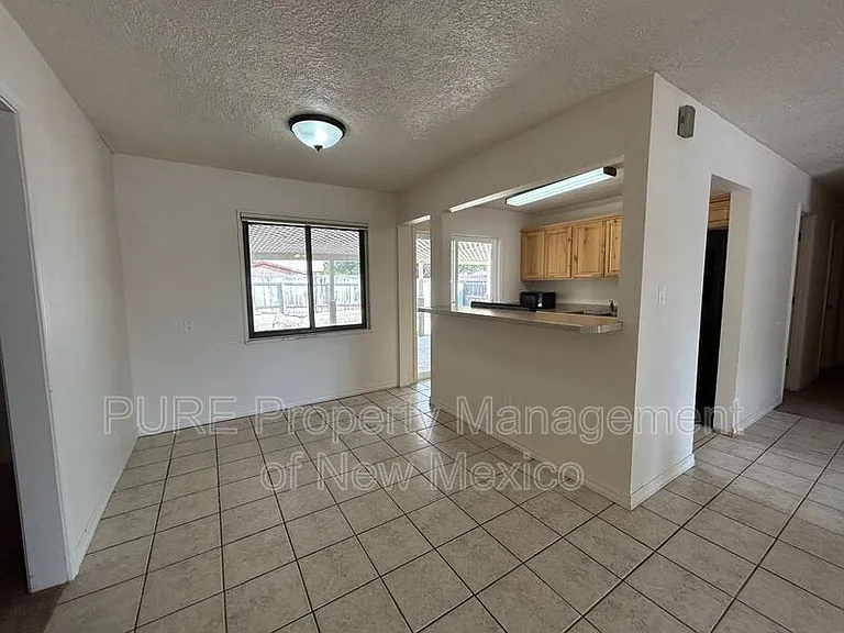 2104 Smith Ln — Photo 5