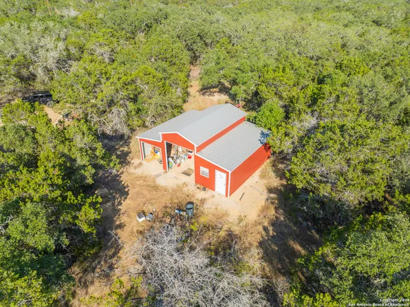 1250 COUNTY ROAD 245, Hondo, TX 78861