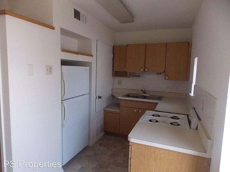 2nd image of 300 Virginia St NE APT B