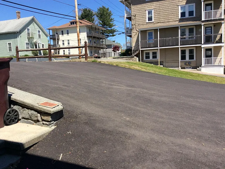 619 Diamond Hill Rd #LOWER FLOOR — Photo 8