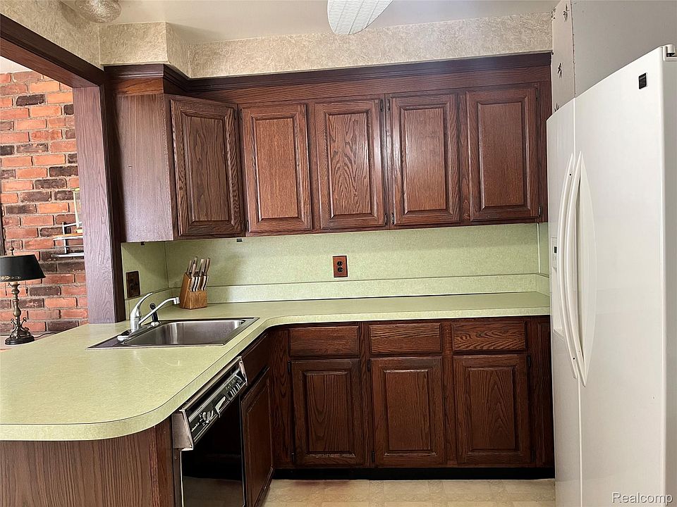 231 Walper Ave, photo 11