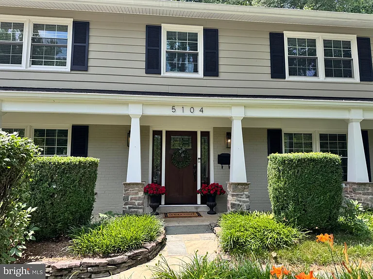 5104 Southampton Dr — Photo 2