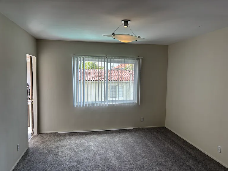 915 Ocean Ave #302 — Photo 13