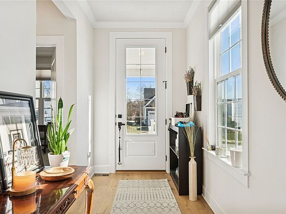 5th image of 108 Heather Dr