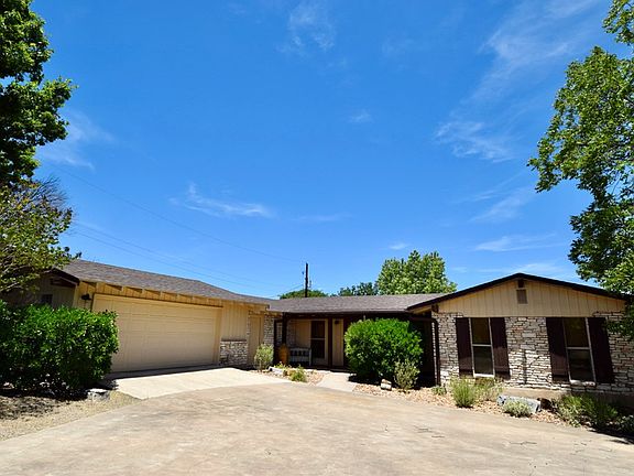 3rd image of 265 Cave Springs Dr W