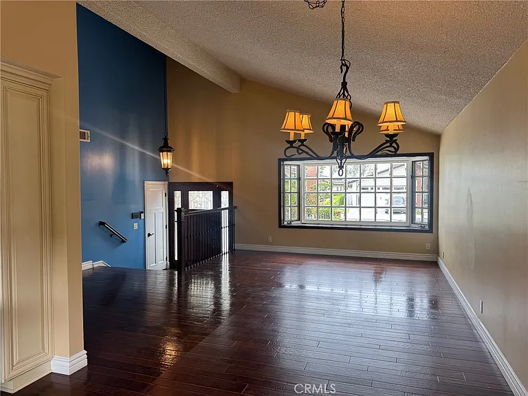 6402 Cantiles Ave — Photo 2