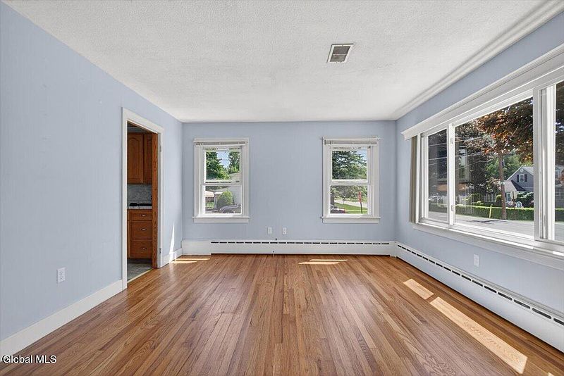 4th image of 20 Washington Avenue